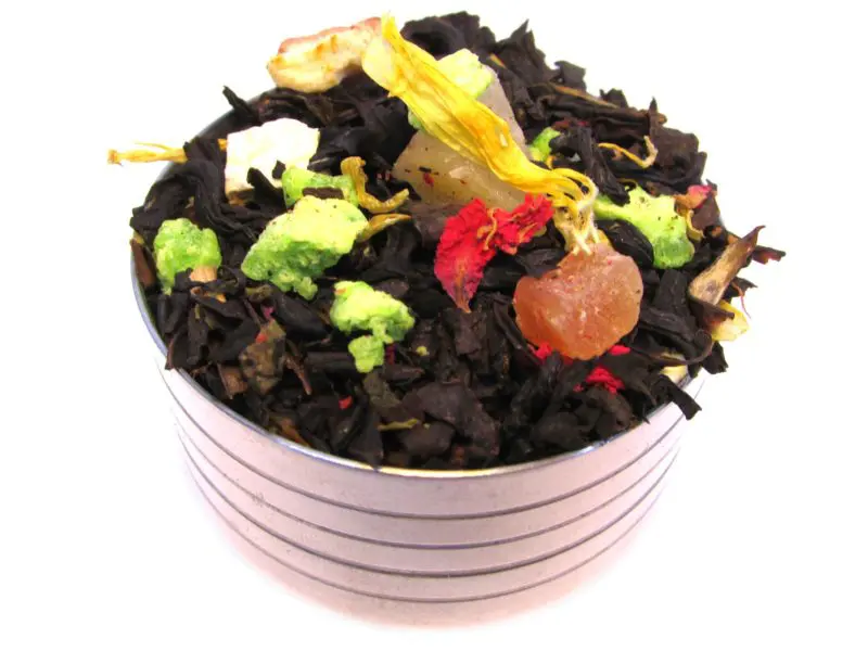 Herbata czarna Jesienna Aleja (dodatki: melon, goździki, jabłko, pomarańcza, cytryna, imbir, nagietek, papaja, kwiat granatu)